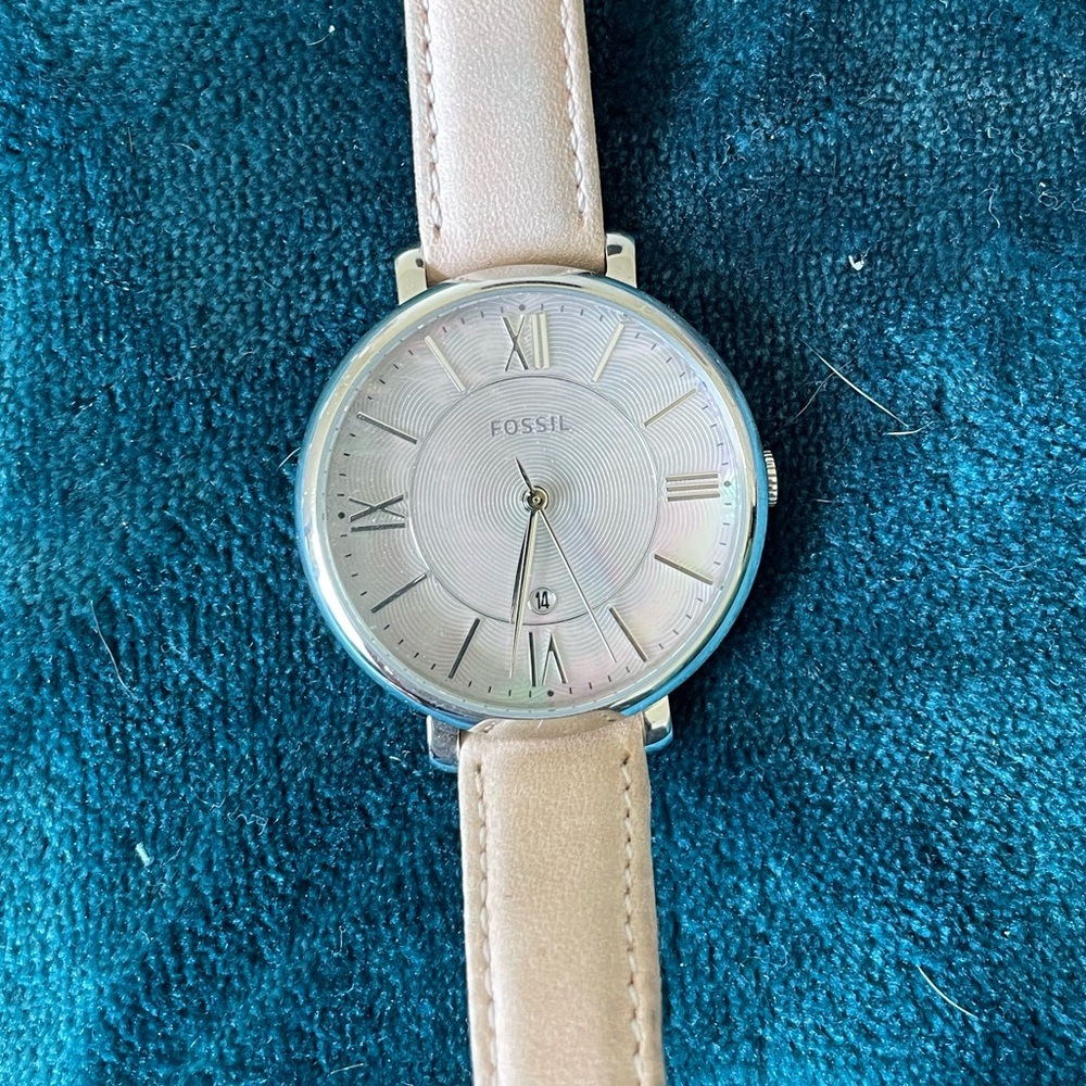 Light pink fossil watch